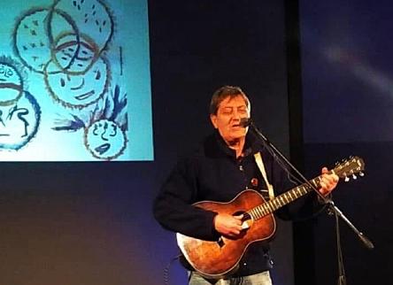 “Ma l’amore no”, lo spettacolo di Beppe Elia al Museo Civico di San Cesario di Lecce