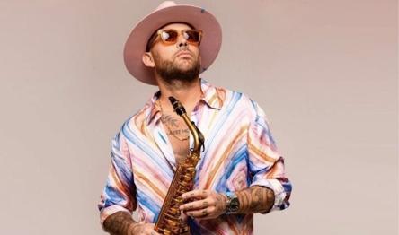 14/6 Jimmy Sax, star mondiale del sassofono, fa ballare Praja Gallipoli